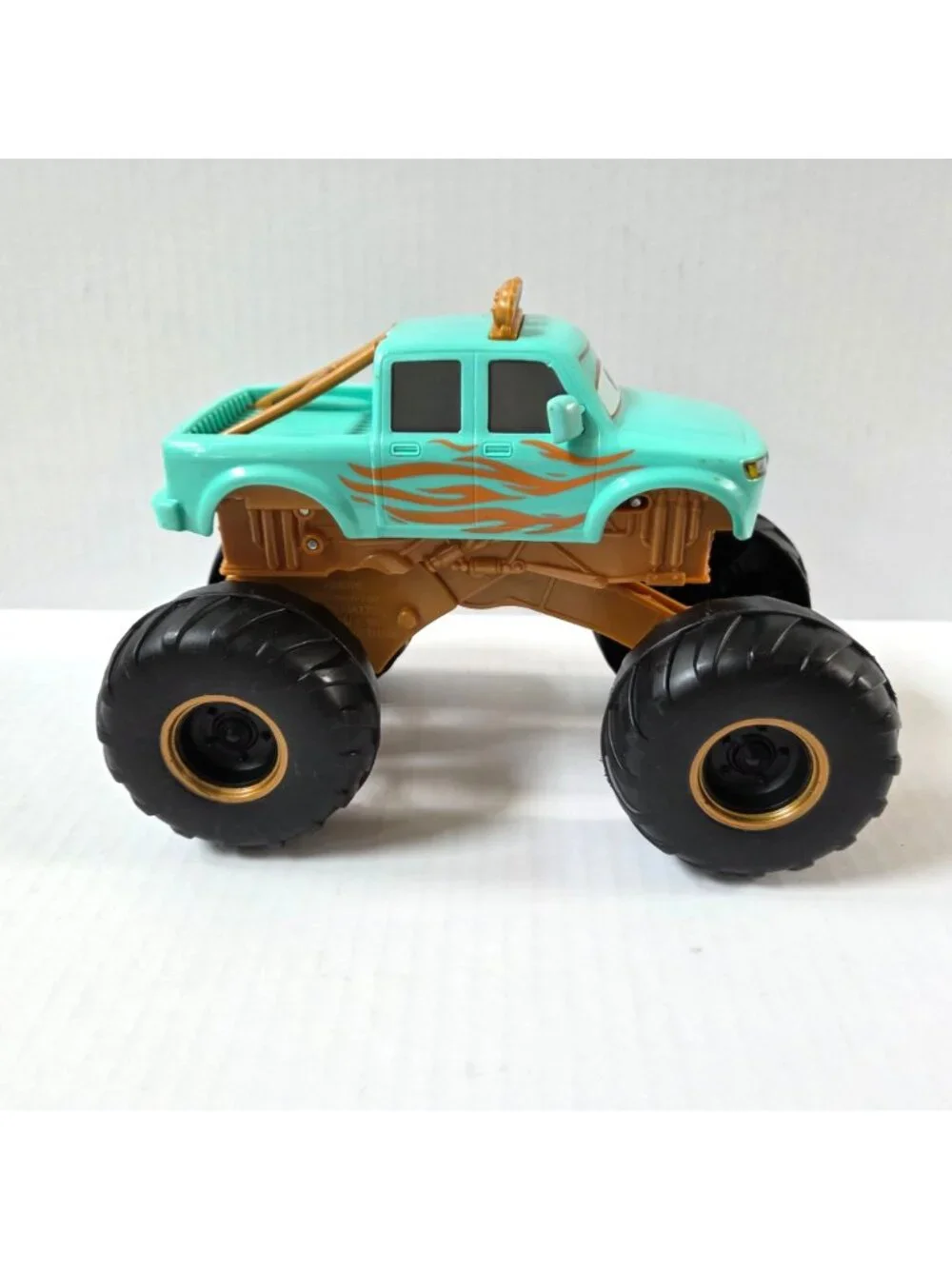 Disney Pixar Cars On The Road Circus Stunt Ivy Jumping Monster Truck